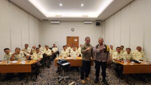 Bhabinkamtibmas Gondangdia Melaksanakan Pembekalan Satuan Pengamanan Di Hotel Cemara.