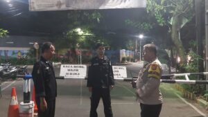 Sambangi Pos Linmas, Bhabinkamtibmas Petojo selatan sampaikan himbauan Kamtibmas