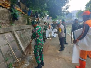 Karya Bhakti Bersih Bersih Kali Ciliwung, Tiga Pilar Sinergi Dalam Rangka Hut TNI Ke 79