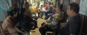 Bhabinkamtibmas Petamburan Patroli Dialogis Malam Hari Poskamling RT 10/07