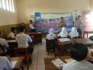Stop Tawuran, Polsek Johar Baru Gelar Deklarasi Dan Penyuluhan di SMP PGRI 25 Jakarta.