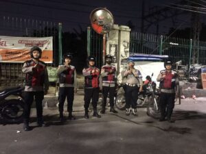 Cegah Tawuran dan Gangguan Kamtibmas Polsek Johar Baru bersama Gabungan Piket Fungsi Laksanakan Patroli Cipta Kondisi