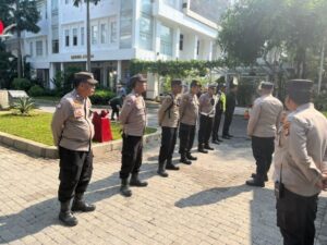Wakapolsek Johar Baru Pimpin Apel Persiapan Pengamanan Unjuk Rasa Di Gedung BPOM RI.