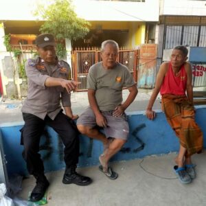 Bhabinkamtibmas Kelurahan Galur Melaksanakan Kegiatan Patroli Dialogis Dan Sambang Warga RW 06