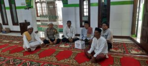 Sholat Jumat Berjemaah Bhabinkamtibmas Kebon Melati Sambangi Pengurus Masjid Al Musyaffa