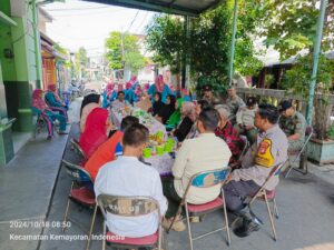Bhabinkamtibmas Kelurahan Kemayoran Melaksanakan Dan Memonitoring Kegiatan Jumat Keliling
