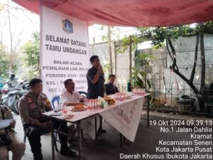 Sambutan Bhabinkamtibmas pada Kegiatan Pemilihan Anggota LMK RW 02 Kelurahan Tanah Tinggi