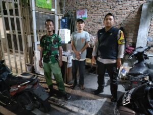 Bhabinkamtibmas Kelurahan Gunung Sahari Utara Gelar Patroli dan Sambang Pos Satkamling di RW 05