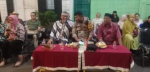 Kehadiran Bhabinkamtibmas Pos Sekretariat RW. 05 Dalam Rangka Pemilihan Anggota LMK Kelurahan Pegangsaan Menteng