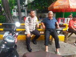 Bhabinkamtibmas Aiptu Endro sambang Dialogis Ke Pemukiman RW, Berikan Imbauan Kamtibmas