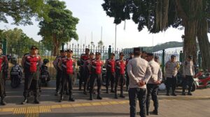 Kapolsek Senen Pimpin Apel Pengamanan Pelantikan Presiden Dan Wakil Presiden Terpilih Periode 2024- 2029
