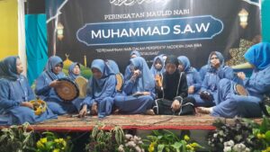 Hadir Dalam Peringatan Maulid Nabi Muhammad SAW di Musholla Al-Barokah