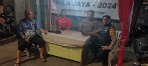 Bhabinkamtibmas Cikini Bersama Personil Mutia Pemantauan Untuk Cegah Tawuran Warga Di Posko Nila Jaya