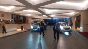 Kasubsi Publikasi Memberikan Pengamanan Tiba Akomodasi Tamu Negara Perancis, Thailand dan Singapore Ke Hotel Mandarin Oriental Menteng