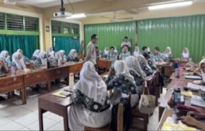 Penyuluhan dan Sosialisasi Stop Tawuran Polsek Johar Baru Di Sekolah SMK Negeri 14 Jakarta.