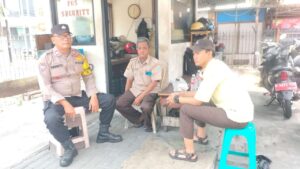 Sambang Dialogis Siang Hari Bhabinkamtibmas Johar Baru Berikan Imbauan Kamtibmas Security Gedung UKM Ikan Hias