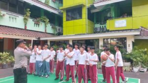 Deklarasi Dan Anti Tawuran Polsek Johar Baru Berikan Penyuluhan Pemahaman Bahaya Tawuran, Pelajar SMK Negeri 31 Jakarta.