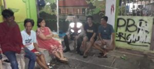 Sambang Pilkada Aman dan Damai Panit 1 Samapta Polsek Johar Baru Berikan Imbauan Kamtibmas Kepada Warga RW 01 Johar Baru
