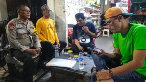 Sambang Hindari Tawuran Bhabinkamtibmas Johar Baru Cooling System Kamtibmas Menjelang Pilkada Dengan Ketua RW dan Warga