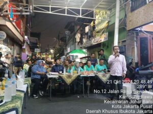 Bhabinkamtibmas Bersama Tiga Pilar Kampung Rawa Sambang Pilkada Aman dan Damai Hadiri Pemilihan Anggota LMK RW 01 Berlangsung Aklamasi