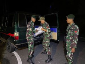 Satgas Pamtas Yonarmed 11 Kostrad Gagalkan Penyelundupan 360 Botol Miras Ilegal di Perbatasan Sebatik
