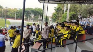 Kapolsek Cempaka Putih Pimpin Apel Pengamanan Pertandingan Sepak Bola Gala Siswa Indonesia 2024