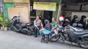 Bhabinkamtibmas Karet Tengsin Patroli Dialogis Siang Hari Dan Sambang Warga RT 14/09 Sampaikan Pilkada Damai