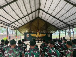 Danyonif 330 Pimpin Tradisi Pelepasan dan Penerimaan Prajurit di Ksatrian Yonif 330 Kostrad