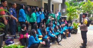 Imbauan Humanis Bhabinkamtibmas Gondangdia Kepada Para Ibu-ibu Jumantik Mengenai Maraknya Aksi Tawuran