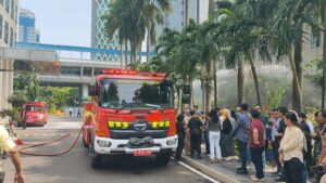 Kerjasama Antar Kapolsubsektor Dan Bhabin Pemantauan Kegiatan Latihan Evakuasi Kebakaran Di Menara Thamrin