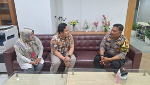 Kunjungan Bhabinkamtibmas Gelora Sampaikan Imbauan Kamtibmas Kepada Pegawai Kemendikbud RI