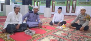Sampaikan Pilkada Damai Bhabinkamtibmas Kebon Melati Silahturahmi Dengan Pengurus Masjid Al Musyaffa