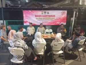 Polsek Kemayoran Mengadakan Kegiatan Ngopi Kamtibmas di Wilayah Kelurahan Harapan Mulia.