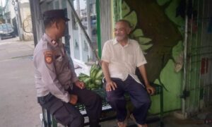 Patroli Kewilayahan Kapolsubsektor Galur Sambangi Warga RW 02