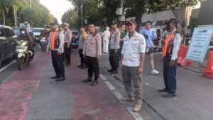 Kapolsubsektor Pasar Baru Pimpin Penertiban Parkir Liar dan PKL di Area Masjid Istiqlal