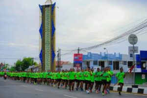 Prajurit Yonif 320/BP Kostrad Melaksanakan Lari Ketahanan Sejauh 7 Km