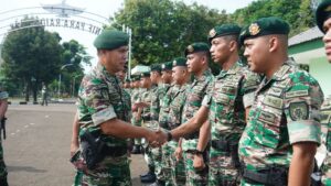 Pangdivif 1 Kostrad Berikan Pengarahan Kepada Prajurit Yonif 328/Dirgahayu Divif 1 Kostrad