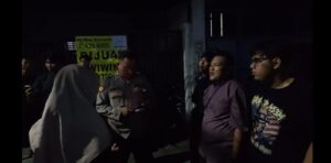 Cegah Tawuran Di Tingkatkan Dengan Patroli Jalan Kaki di Gang Rumah Warga