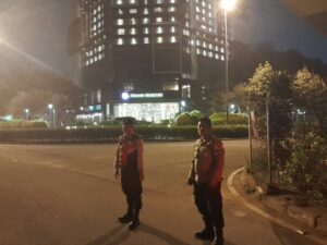 Dalam Menjaga Kondusifitas Wilayah Polsek Kemayoran Melakukan Kegiatan Strong Point Malam Hari