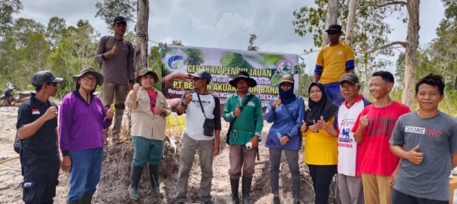 
 Tingkatkan SDA dan Potensi Lingkungan, PT BAB Gandeng LPHD Tanam Tumbuhan Kaliandra