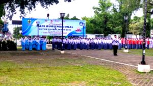Para Pejabat Pemerintah dan Pelajar Ikut Upacara Hari Guru Nasional di Alun-alun Pemalang