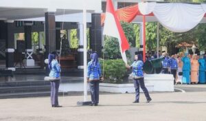 Peringati Hut Korpri Ke-53, Sekda Heriyanto Pimpin Upacara bendera di Halaman Pendopo