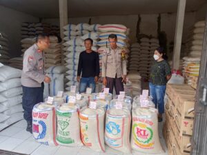 Bhabinkamtibmas Utan Panjang Monitoring Ketahanan Pangan