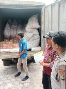 POLRI Melalui Polsek Kemayoran melakukan Pengamanan Pendistribusian Kelengkapan Alat Pemilukada DKI Jakarta