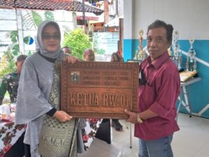 Bhabinkamtibmas Rawasari Bersama Babinsa Hadiri Pemilihan Ketua Rw 01