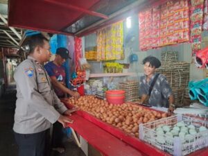 Bhabinkamtibmas Rawasari Sambang Ke Pedagang Pasar