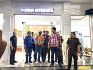 Kejaksaan Negeri Kabupaten Cirebon Menetapkan Kuwu Ciwaringin Kabupaten Cirebon Sebagai Tersangka Kasus Dugaan Mark up Dana Desa Tahun Anggaran 2023