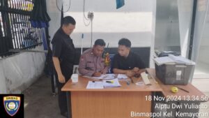 Bhabinkamtibmas Kelurahan Kemayoran Melaksanakan Kegiatan Patroli dan Sambang Dialogis