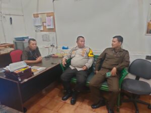 Sambang Dialogis Ke Oasis Apartemen, Bhabinkamtibmas Berikan Imbauan Kamtibmas Jelang Pilkada DKI