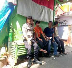 Bhabinkamtibmas Galur Ajak Tokoh Masyarakat dan Warga Ciptakan Suasana Aman Menjelang Pilkada